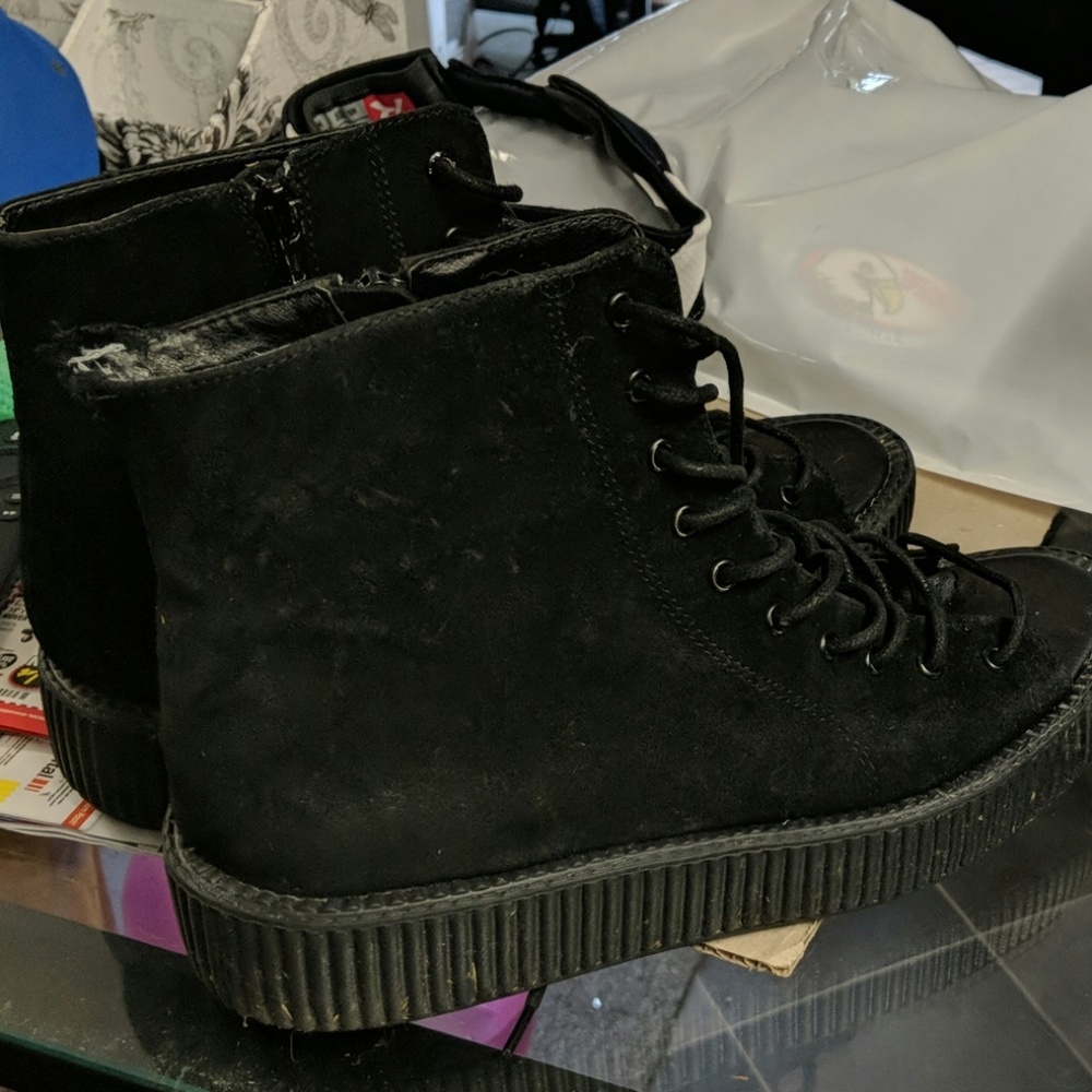 Tuk shoes
